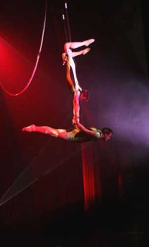 1061 Trapeze Duo/ International Talent Agency 