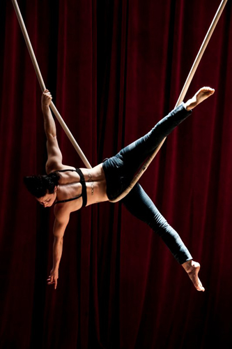 Female Aerial Solo 646/ International Talent Agency 