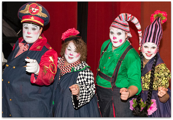 Clowns Group 105049/ International Talent Agency 